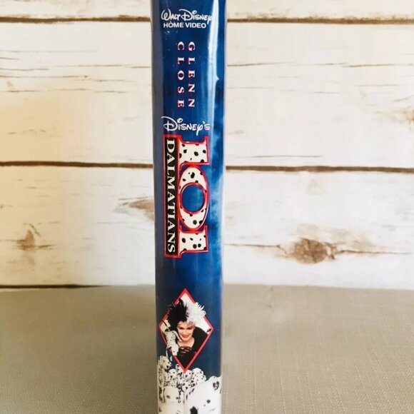 DISNEY'S 101 DALMATIONS VHS Video Home Tape in Clamshell Case - Picture 3 of 6